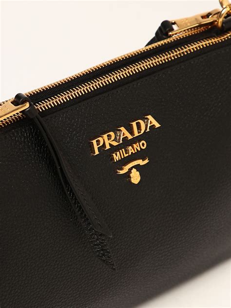 prada con tracolla